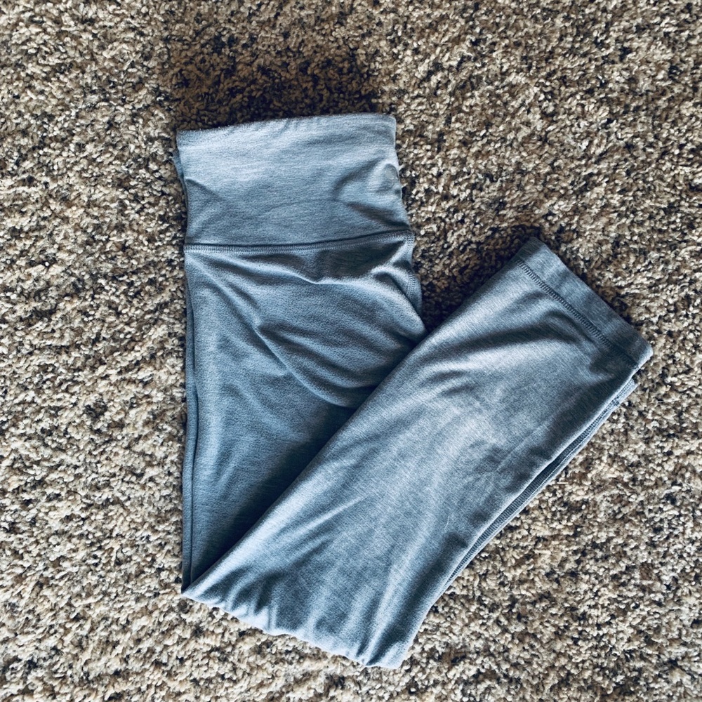 Size 4 wunder under Lululemon crop leggings